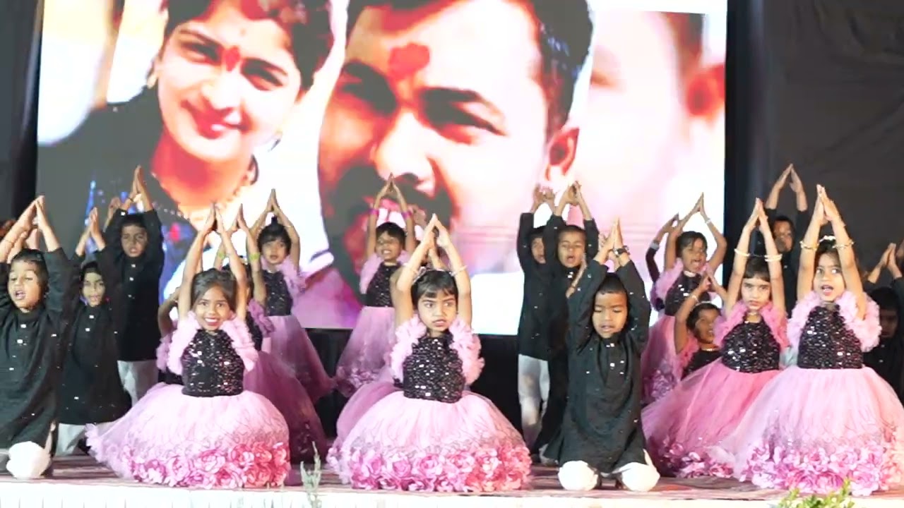 SR KG STUDENCE DANCE #  FAMILY THEME