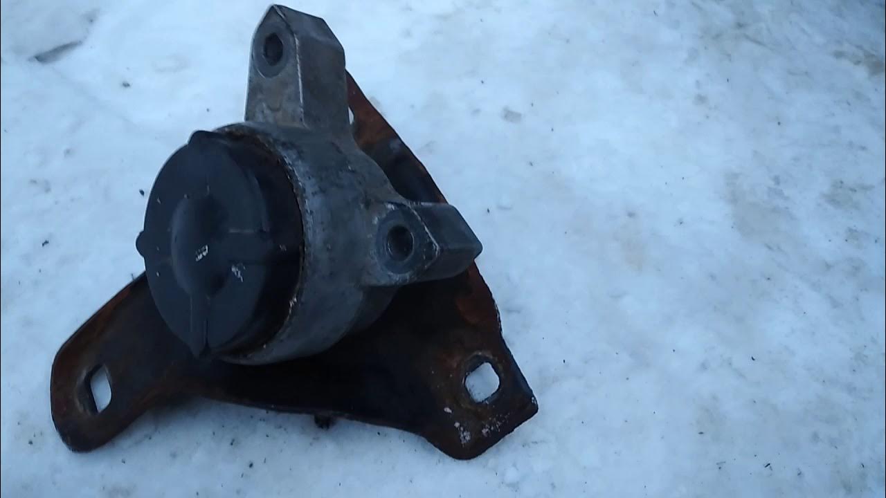 Подушка задняя форд фокус 1. 1404996 ford. Верхняя подушка двигателя форд фокус 2. Подушки двигателя на форд фокус 1. Крепление подушки двигателя форд фокус 1.