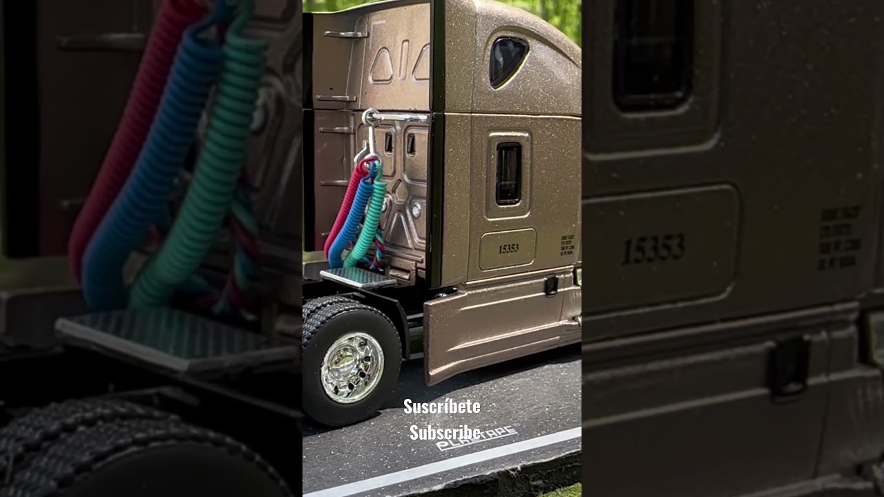 DCP 1/64 FREIGHTLINER KLLM