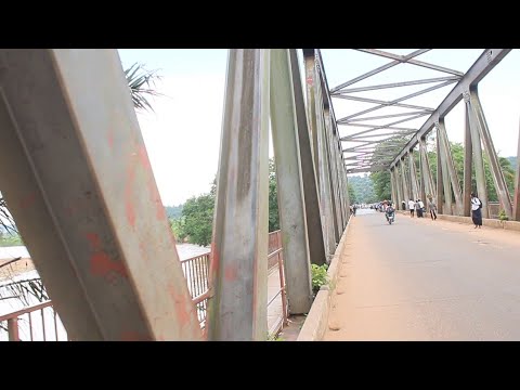 Regardez le pont Mbuji Mayi construit par lancien Prsident au  MOBUTU au Kasai Oriental KUETU