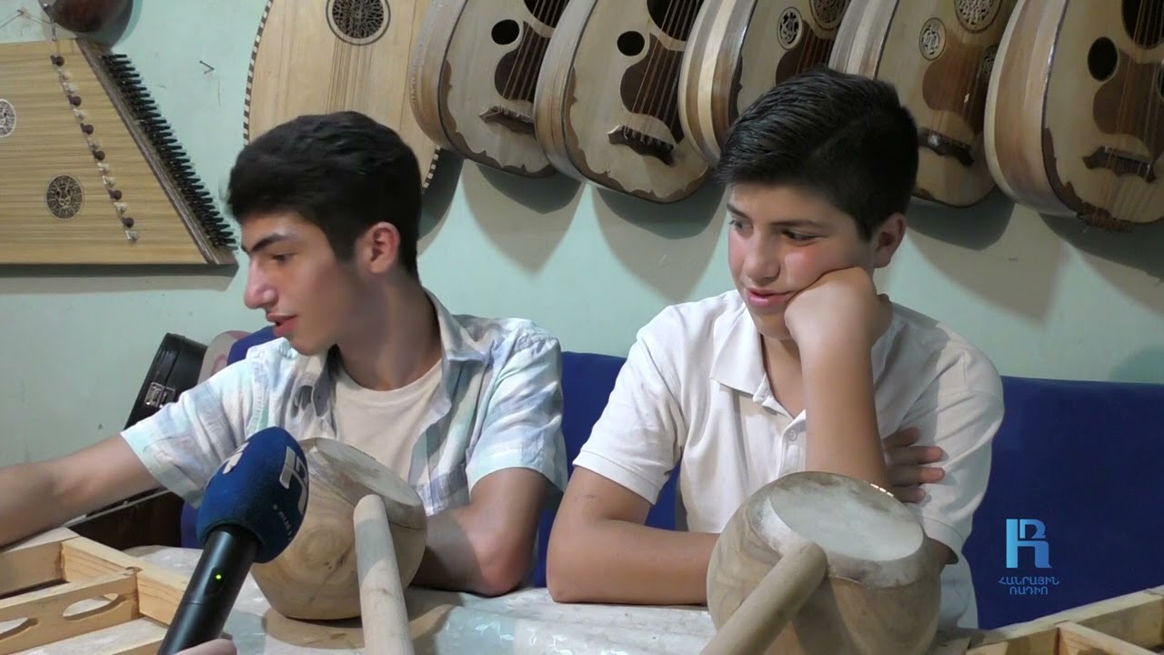 Ձեռքին ոչ թե հեռախոս, այլ քանոն ու քամանչա․ պատանիները մեծանան՝ վարպետ են դառնալու