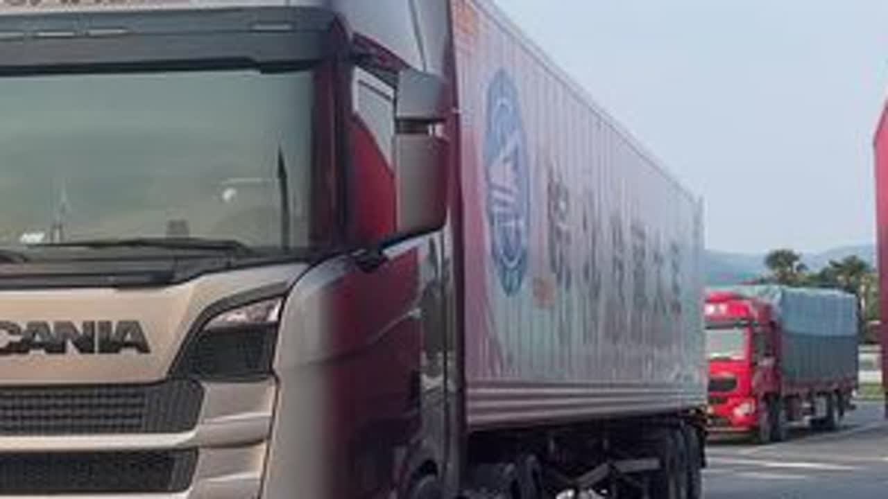 #卡车人 #用抖音记录卡车生活 斯堪尼亚拉矿泉水