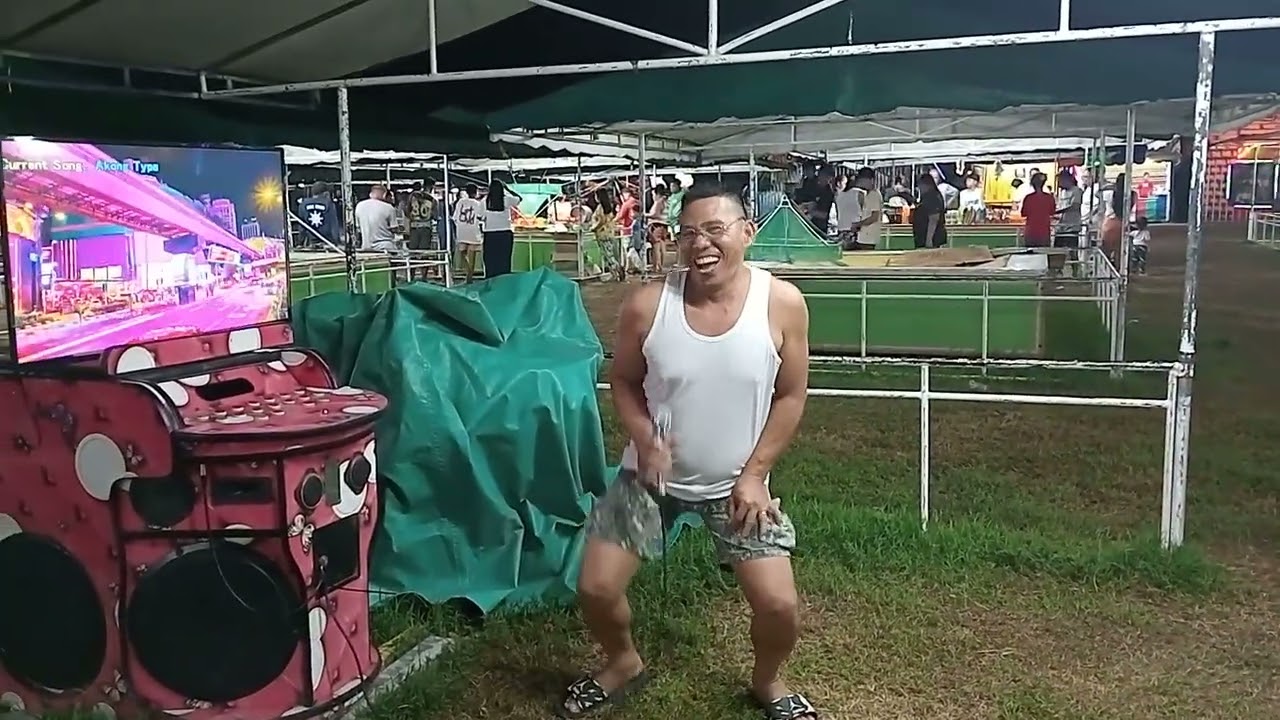 Brgy. Palat porac pampanga. Napakanta sa perya bawat mapadaan mapapatawa 😂😂