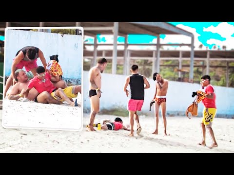 TOGURO E CREMOSINHO SENDO ASSALTADOS NA PRAIA - Melhores do ano 1/3