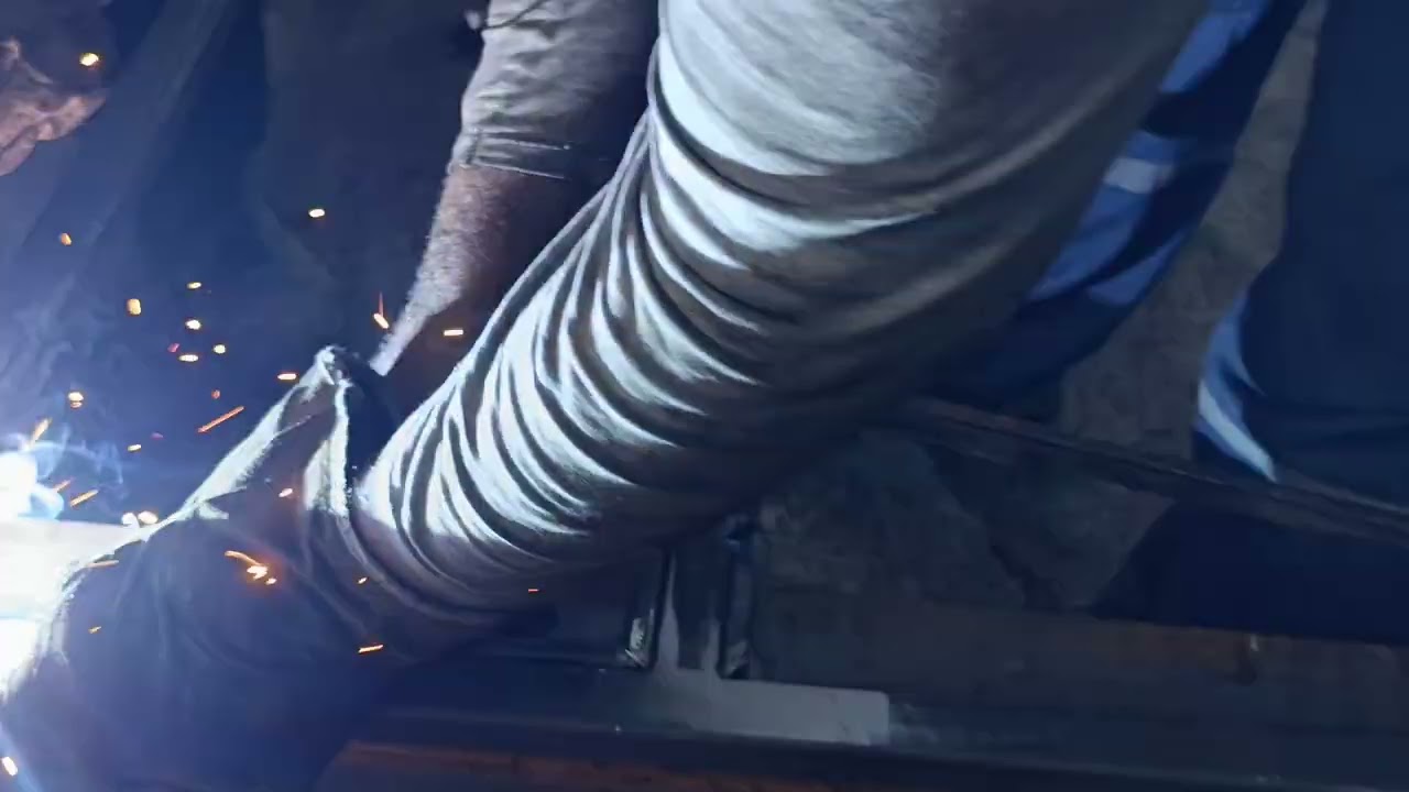 "Steps in the fabrication of a gate using CNC-cut sheet metal" 🔥 ساخت درب دروازه با ورق سی ان سی