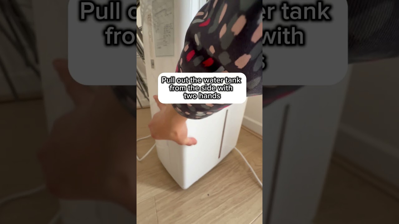 How to empty the dehumidifier’s water tank