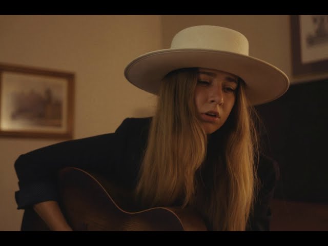 Mira Noah Vonne - "Sunset Inn (Acoustic)" (Official Music Video) en YouTube Mira Noah Vonne - "Sunset Inn (Acoustic)" (Official Music Video) en YouTube