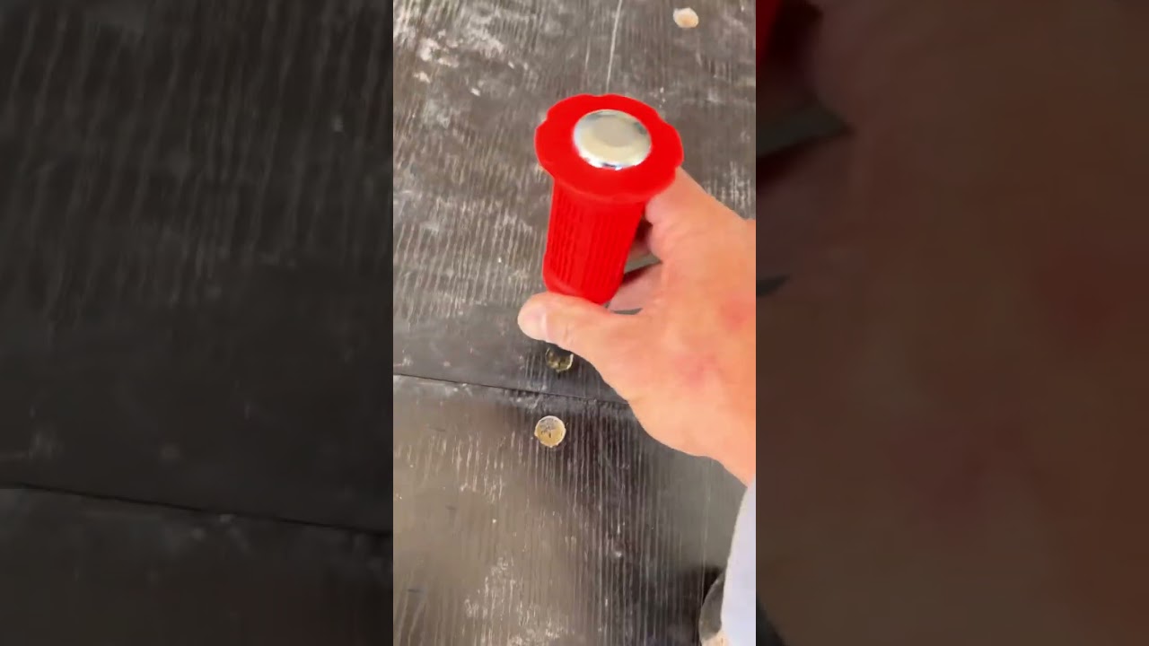 How to remove shipping container flooring ￼