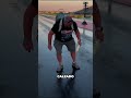 ¿Por qué la pista de carreras es tan pegajosa como el pegamento?