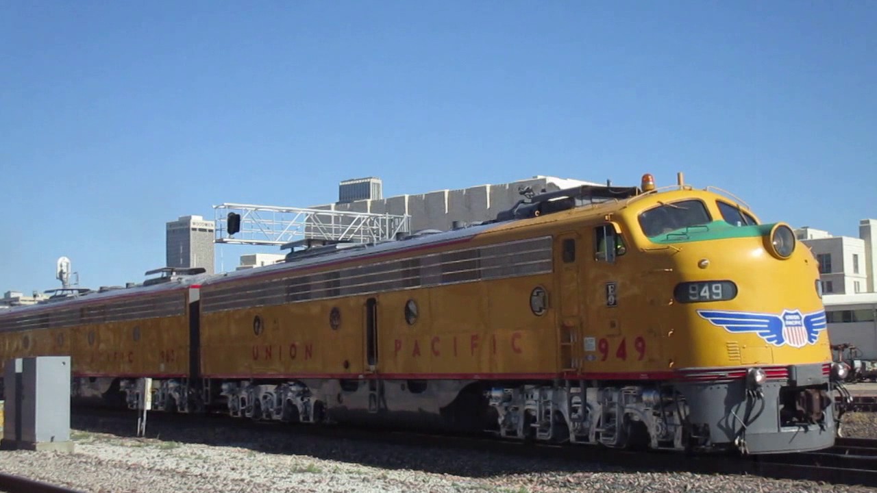 Union Pacific E9's In Omaha! 2016 CWS Home Plate Special YouTube