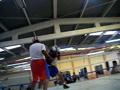 pelea de box Ricardo Lopez vs. abelardo round 1
