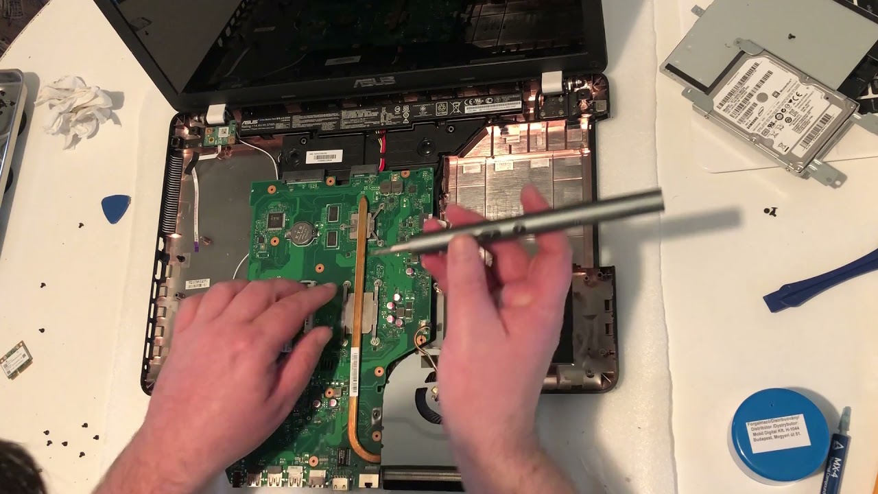 Asus X751M tisztítás és SSD beépítés / Asus X751M disassembly and SSD  upgrade - YouTube