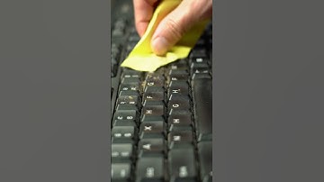 INSTANT Keyboard Clean! 勞 (Sticky Note Hack)