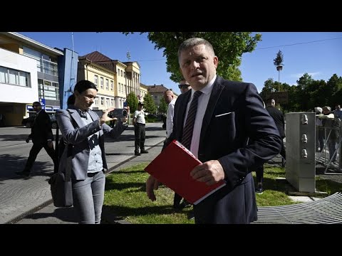 Silahlı saldırıya uğrayan Slovakya Başbakanı Robert Fico ağır yaralı