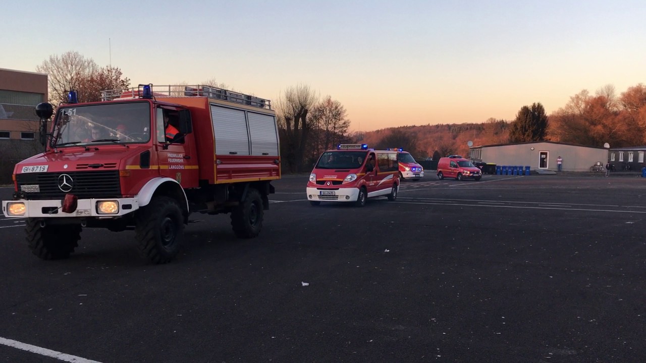 Fahrzeugparade auf dem Festplatz Langgöns