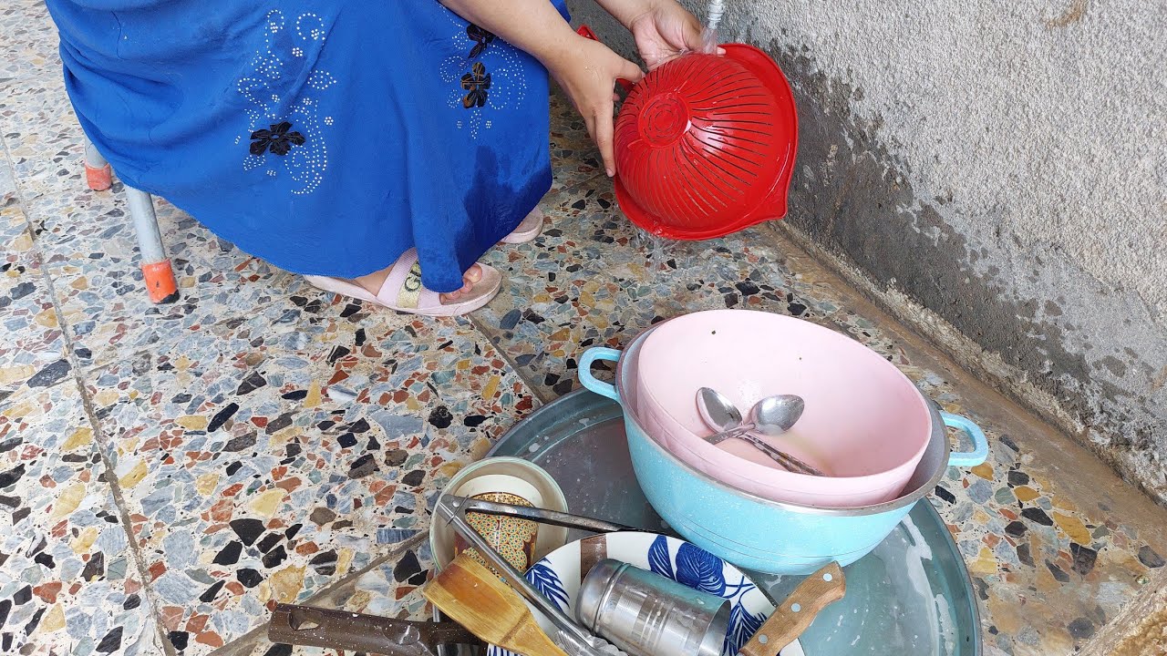 اختي اجتنا وطبختلي كل الاكلات الاحبها صارت انتفاضة بالمطبخ🤭مشاهدة ممتعة🌷