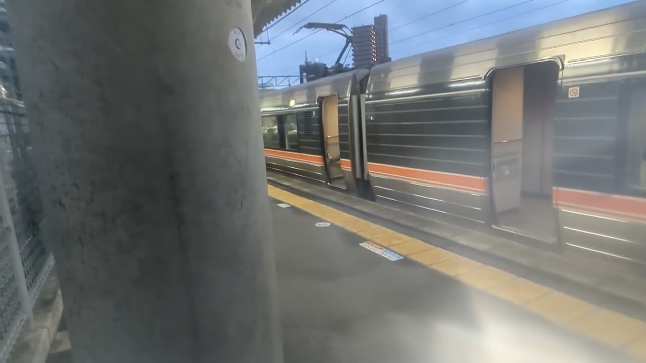 特急しなの16号名古屋行き 多治見駅 - YouTube