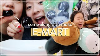 KOREAN SUPERMARKET E-MART TOUR (mukbang included) | Korea Vlog