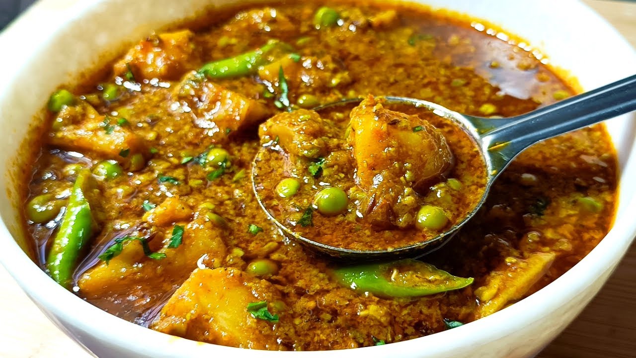 रोज वाली आलू मटर की सब्जी इस तरीके से बनाओगे तो दो की चार रोटी खाओगे।।aloo matar ki sabji।।