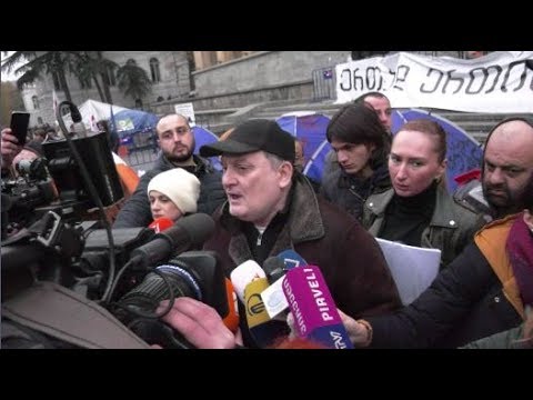 მოდი აქა  შე შნირო  - ინციდენტი პარლამენტთან.  სოსო რობაქიძე  \"ნაციონალური მოძრაობის“ წინააღმდეგ