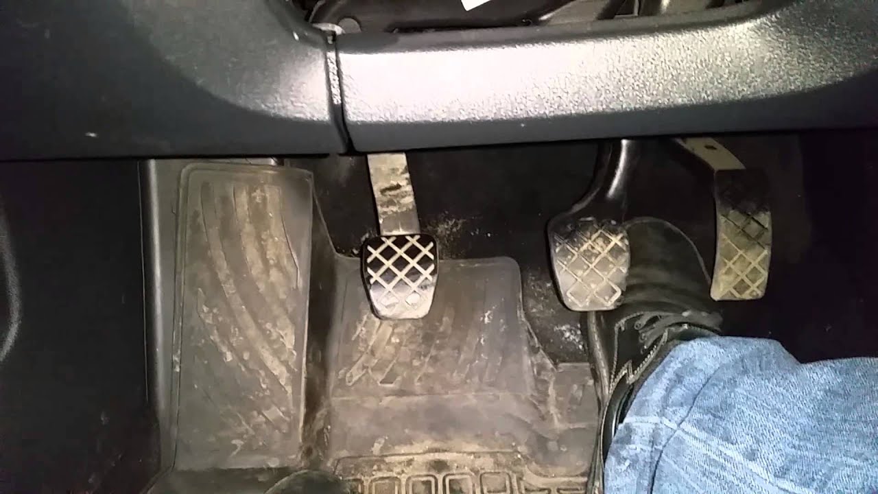 Стойки капота октавия а7