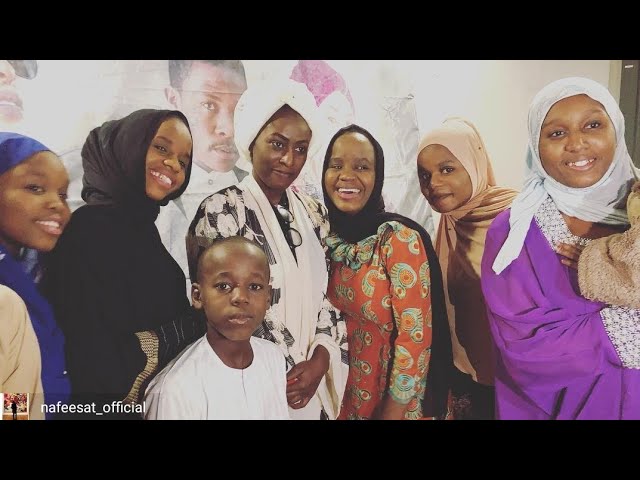 Nafisa Abdullahi With Fan At Film House Kano Still Showing Yaki A Soyayya A Shoprite kano