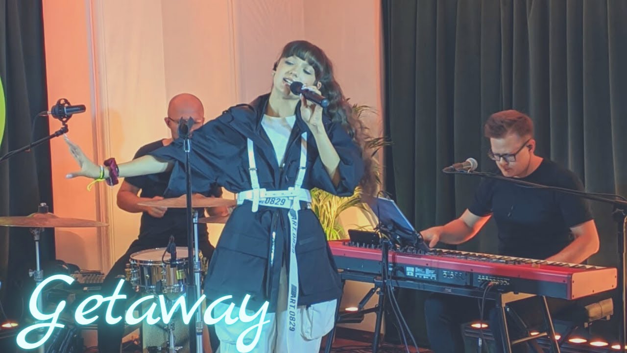 Viki Gabor - Getaway | 