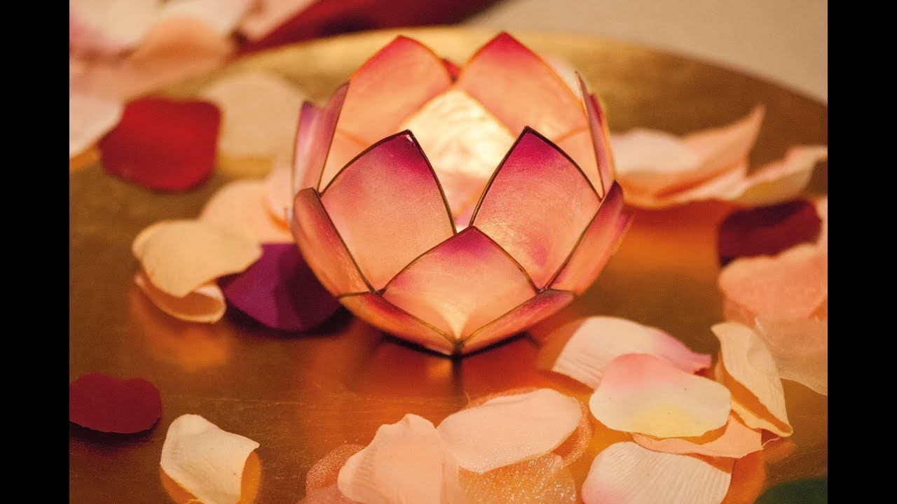 Archana et Mahishasura Mardini Stotram en direct du centre Amma de la Ferme du Plessis