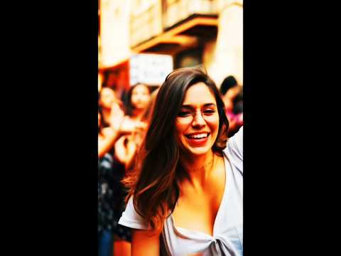 لا تجرب تطلع بالعالي بشيلك من فكرى ومن بالي إذا ما بتفهم على موالي أتركني أريحلي وأريحلك ما بسمحل