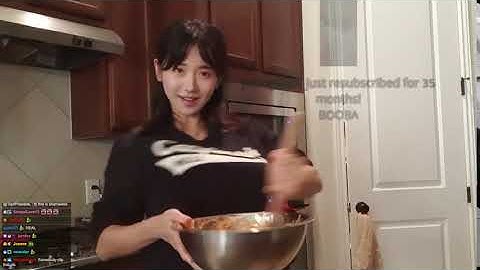 Jinnytty Shake Them Boobs