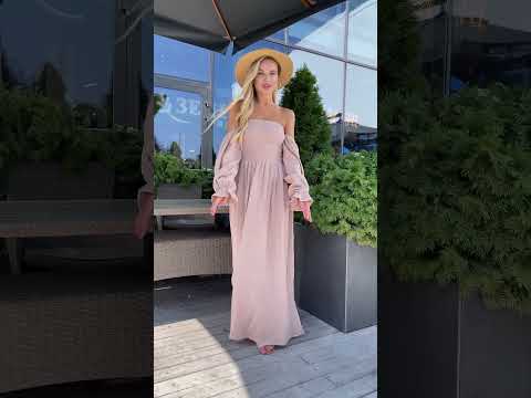 Жіноча пудрова довга сукня з відкритими плечима, видео 1