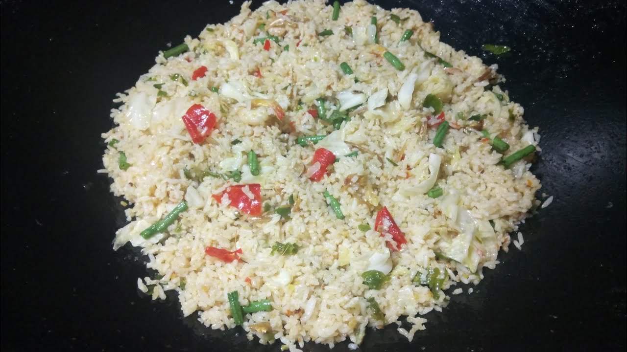 Nasi Goreng Cili Api Dengan Ikan Bilis | Nasi Goreng Kampung | By Masak ...