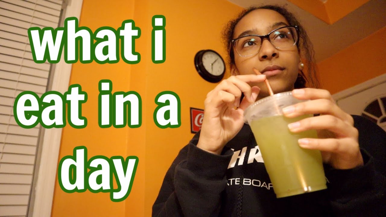 a realistic what i eat in a day