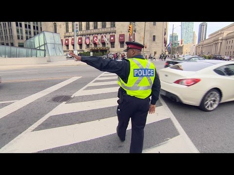 Video: What Is The Penalty For A Pedestrian Crossing In The Wrong Place