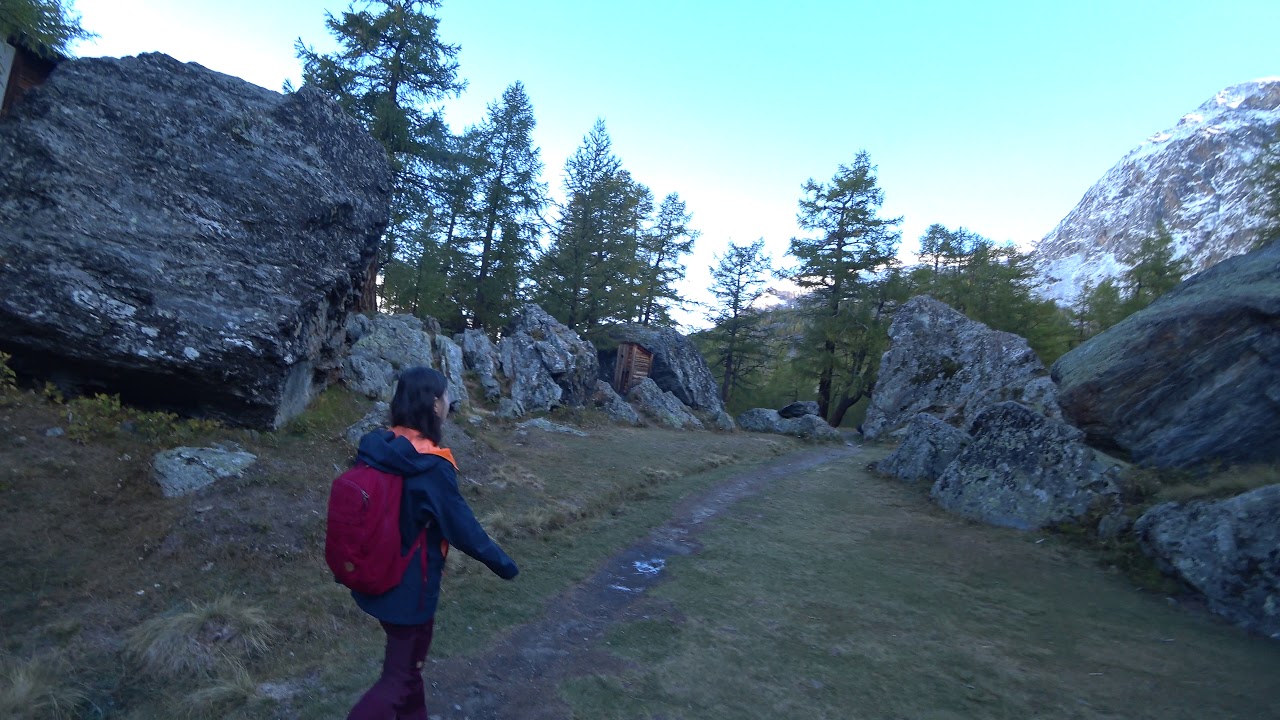 [4K] 2019 瑞士 Switzerland, Circular Hike to the Suspension Bridge in Randa, 8