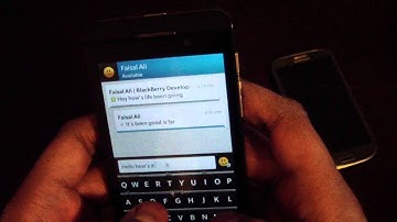 BlackBerry Messenger (BBM) vs WhatsApp - BerryVerse.com