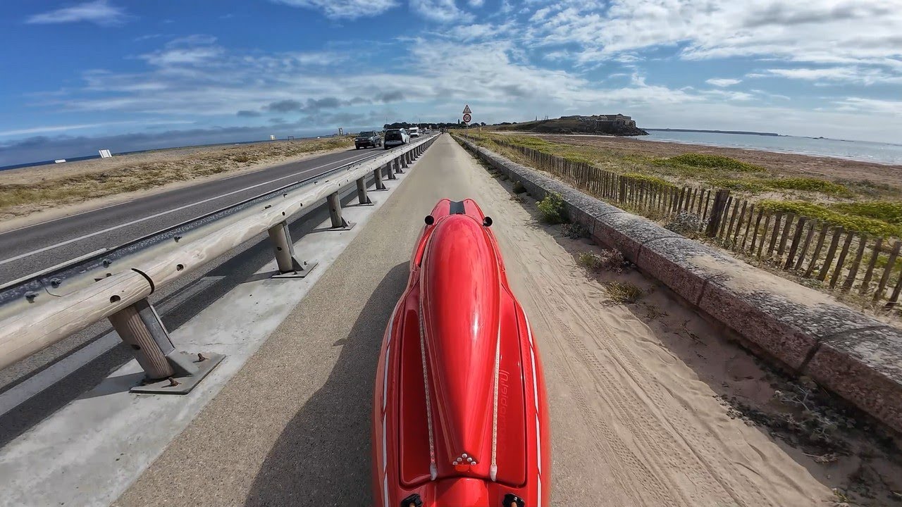 Attention..! Je double ! En velomobile Quatrevelo.