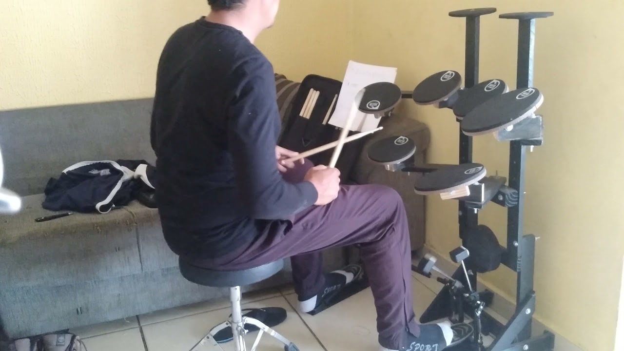 Usando o pad para treinar ritmos em compassos mistos e compostos.