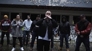 Rivo - Ykkösnyrkki ft. Nikke Ankara, Jussi Kuoma, Mängi, Eepi Boloks, MC Kajo, Altis & Skandaali Resimi