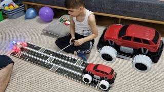 Uzaktan kumandalı canavar kamyon ile ışıklı arabanın savaşı!! Kim kazanacak acaba??