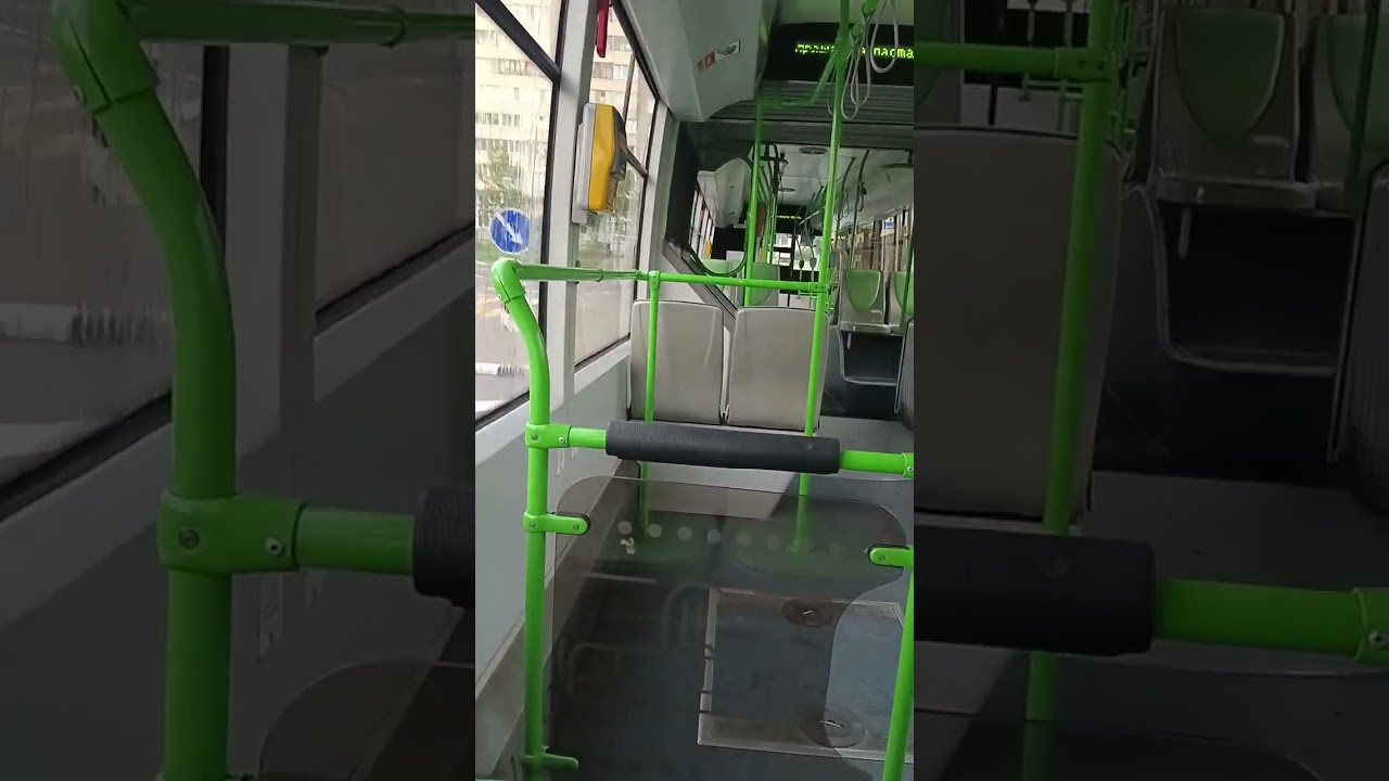 Поездка на автобусе 17 бкм 433 с зелёными перилами 