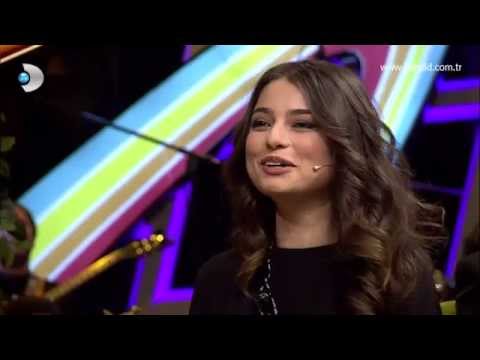 Beyaz Show – Ayça Ayşin Turan'ın sakarlıkları!