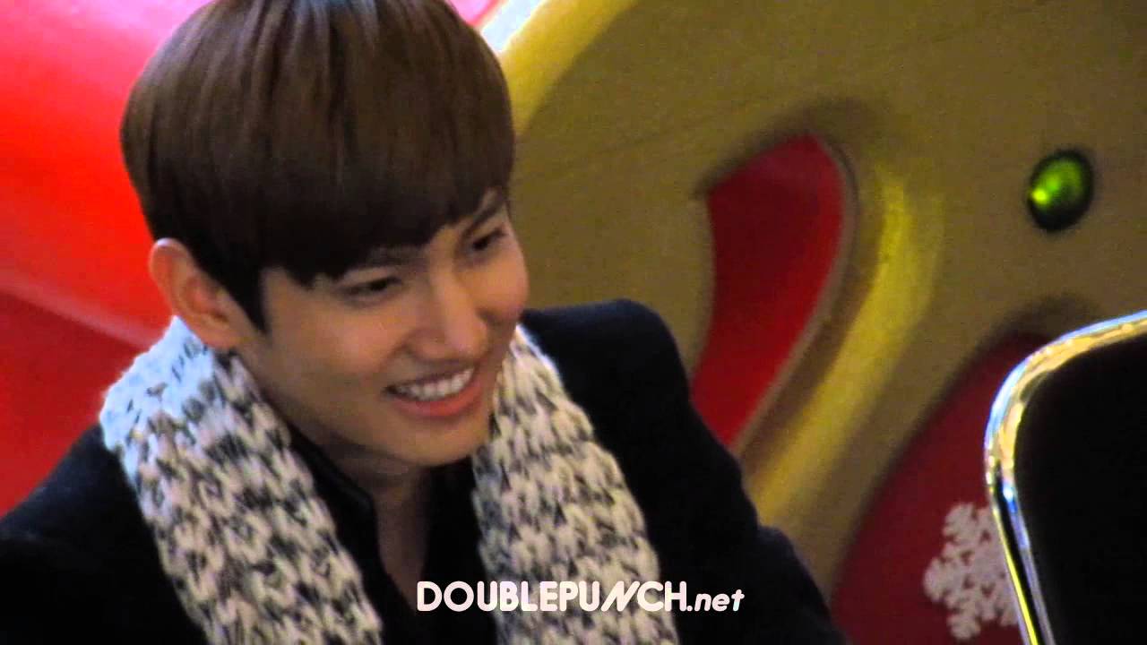 121208 동방신기 여의도 팬사인회 창민 :: 온세상이 멈추는듯한 순간들