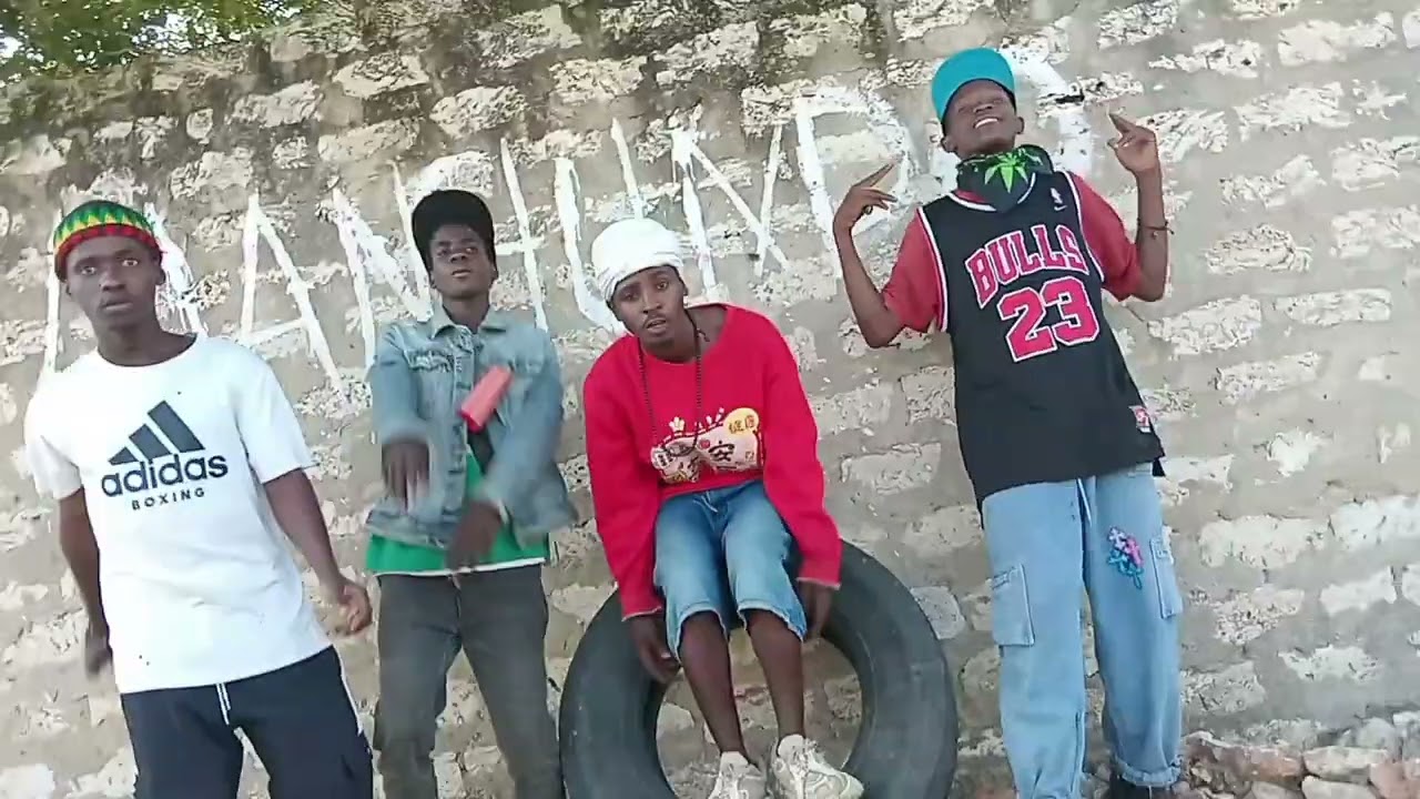 Bizzy Brown_No Smoke_(Official Music Video 256k)