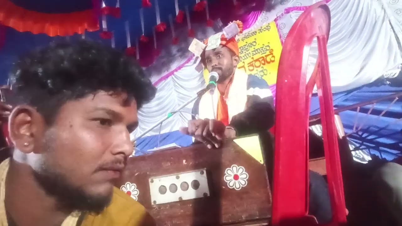 ಹಾವೇರಿ ಜಿಲ್ಲಾ ಜಲ್ಲಾಪುರ ಗ್ರಾಮದಲ್ಲಿ ಕಮಿಟಿಗೆ ಬುಕ್ ಕೊಟ್ಟು ಹಾಡಿದ ಆನಂದ ಮಾಸ್ತರ ಹೊಸಯಲ್ಲಾಪುರ   