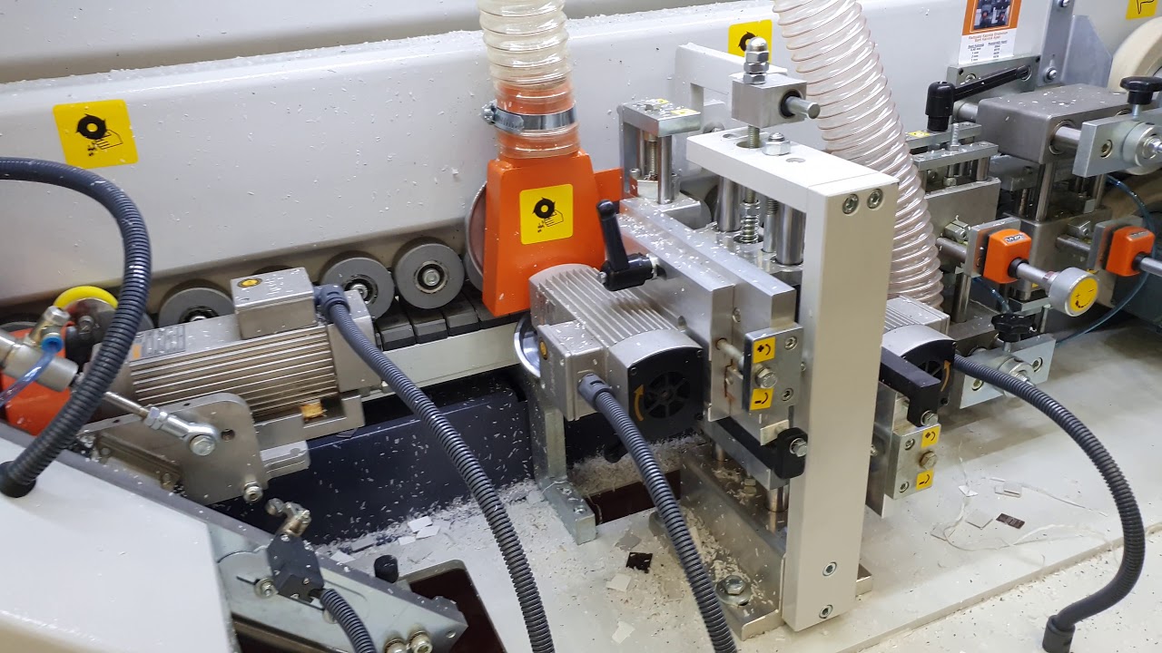 Турецкий кромкооблицовочный станок Mizrak Ayzaband 4FR ULTRA в работе - выставка в Киеве 2021