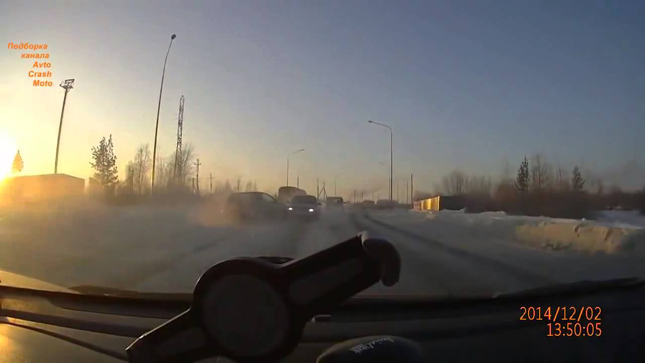 Авария машина пополам
