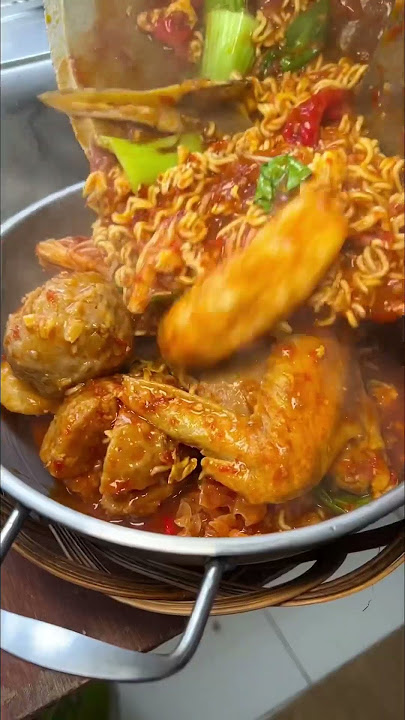 A SHORTS THAT ARTISTS OFTEN VISIT‼️ #ngeshortsdulu #shortsvideo #fyp #streetfood