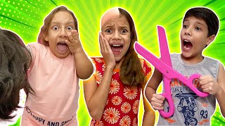  Maria Clara e a História Engraçada da Amiga que ficou Careca | Funny Video for kids - MC Divertida 
