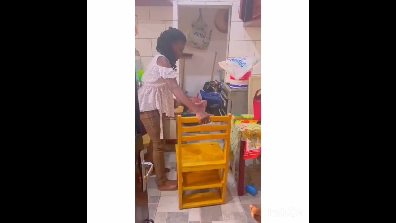 utilisons d'une chaise escabeau /chaise &eacute;chelle.  cette chaise est disponible &agrave; Douala. 693628025